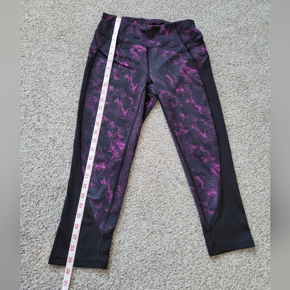 Purple + Black Cropped Athletic Running Leggings | Size XS | Tek Gear - Picture 3 of 4